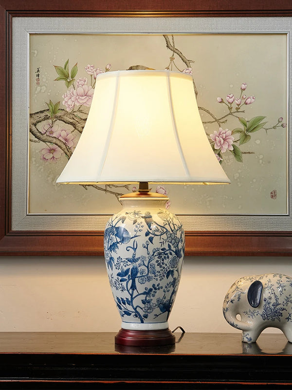 Chinese Traditional Classical Blue and White Porcelain Table Lamp LED E27 Wood Base Desk Light Bedroom Bedside Living Room Villa